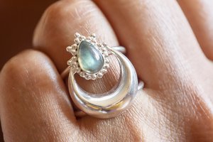 Sparkling Moon Ring