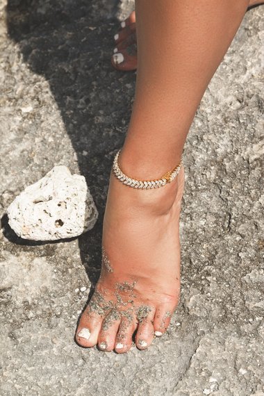 Captivating Virgin Island Anklet: Handcrafted with Fine Gems and Locally Sourced Materials
