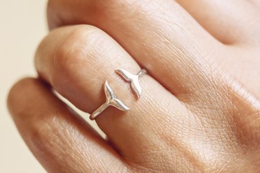 The White Wale Ring